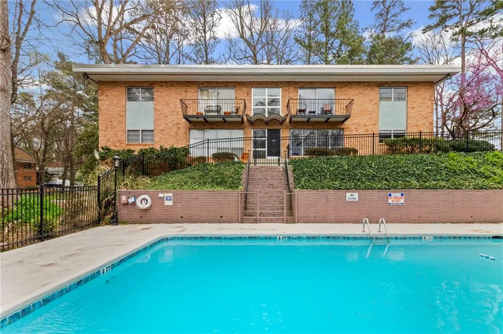 1235 Woodland Avenue Ne Unit 1, Atlanta, Georgia 30324, 2 Bedrooms Bedrooms, ,2 BathroomsBathrooms,Residential,Sold,1235 Woodland Avenue Ne Unit 1,7535597