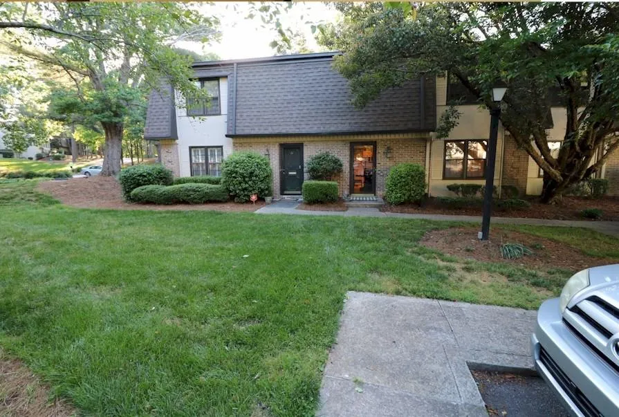 72 Monet Court Nw, Atlanta, Georgia 30327, 2 Bedrooms Bedrooms, ,2 BathroomsBathrooms,Residential,Sold,72 Monet Court Nw,5843085