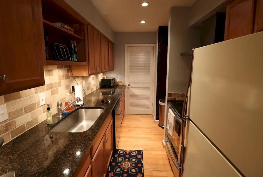 72 Monet Court Nw, Atlanta, Georgia 30327, 2 Bedrooms Bedrooms, ,2 BathroomsBathrooms,Residential,Sold,72 Monet Court Nw,5843085