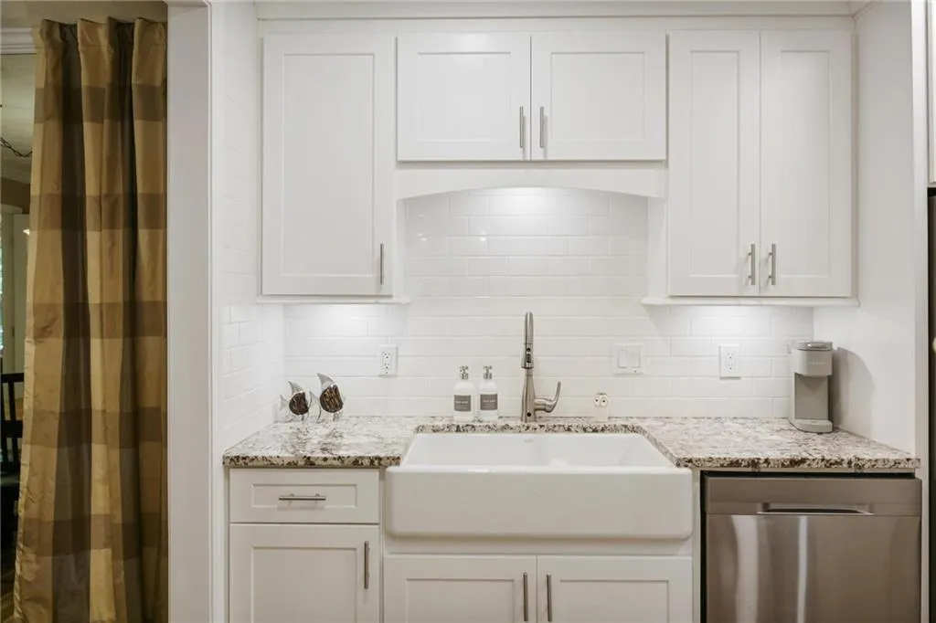 1405 Gettysburg Place, Sandy Springs, Georgia 30350, 2 Bedrooms Bedrooms, ,2 BathroomsBathrooms,Residential,Sold,1405 Gettysburg Place,7397999