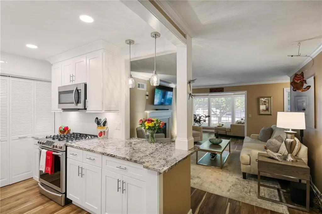 1405 Gettysburg Place, Sandy Springs, Georgia 30350, 2 Bedrooms Bedrooms, ,2 BathroomsBathrooms,Residential,Sold,1405 Gettysburg Place,7397999