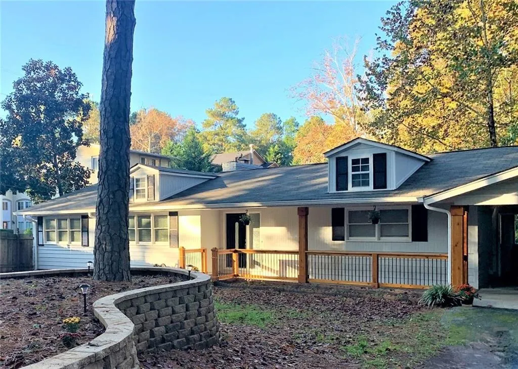 220 Forest Hills Drive Ne, Sandy Springs, Georgia 30342, 3 Bedrooms Bedrooms, ,2 BathroomsBathrooms,Residential,Sold,220 Forest Hills Drive Ne,6901350