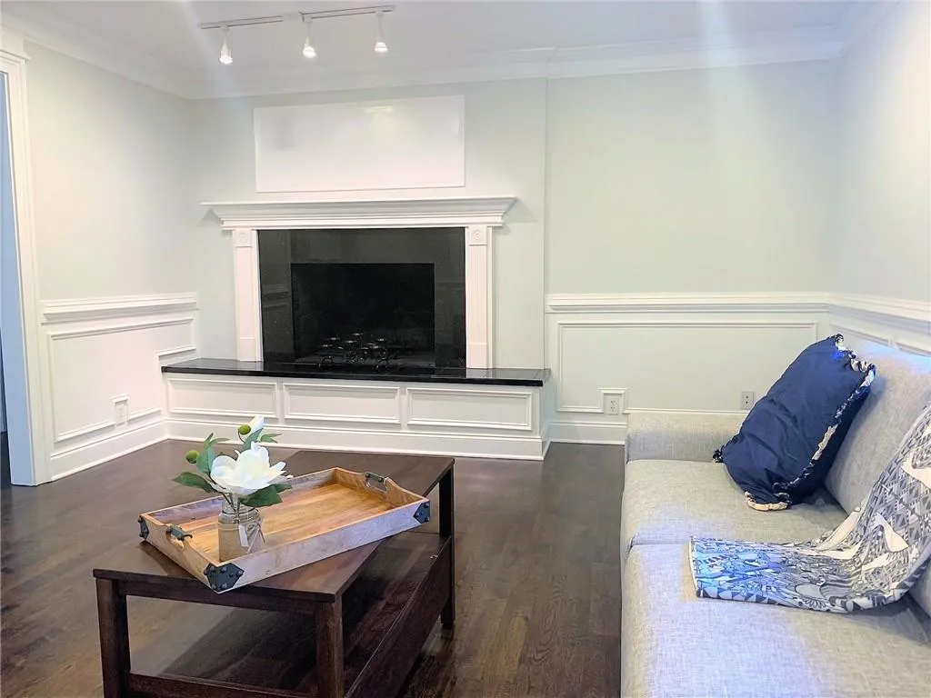 220 Forest Hills Drive Ne, Sandy Springs, Georgia 30342, 3 Bedrooms Bedrooms, ,2 BathroomsBathrooms,Residential,Sold,220 Forest Hills Drive Ne,6901350