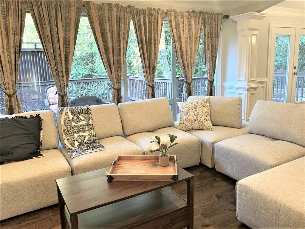 220 Forest Hills Drive Ne, Sandy Springs, Georgia 30342, 3 Bedrooms Bedrooms, ,2 BathroomsBathrooms,Residential,Sold,220 Forest Hills Drive Ne,6901350