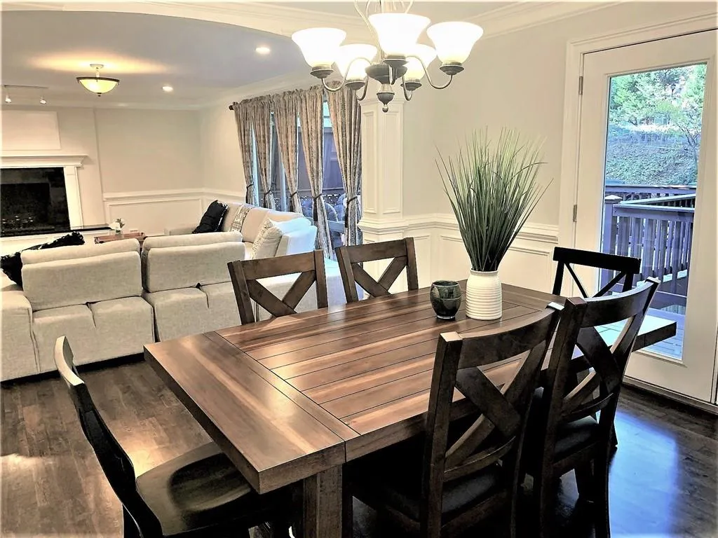 220 Forest Hills Drive Ne, Sandy Springs, Georgia 30342, 3 Bedrooms Bedrooms, ,2 BathroomsBathrooms,Residential,Sold,220 Forest Hills Drive Ne,6901350