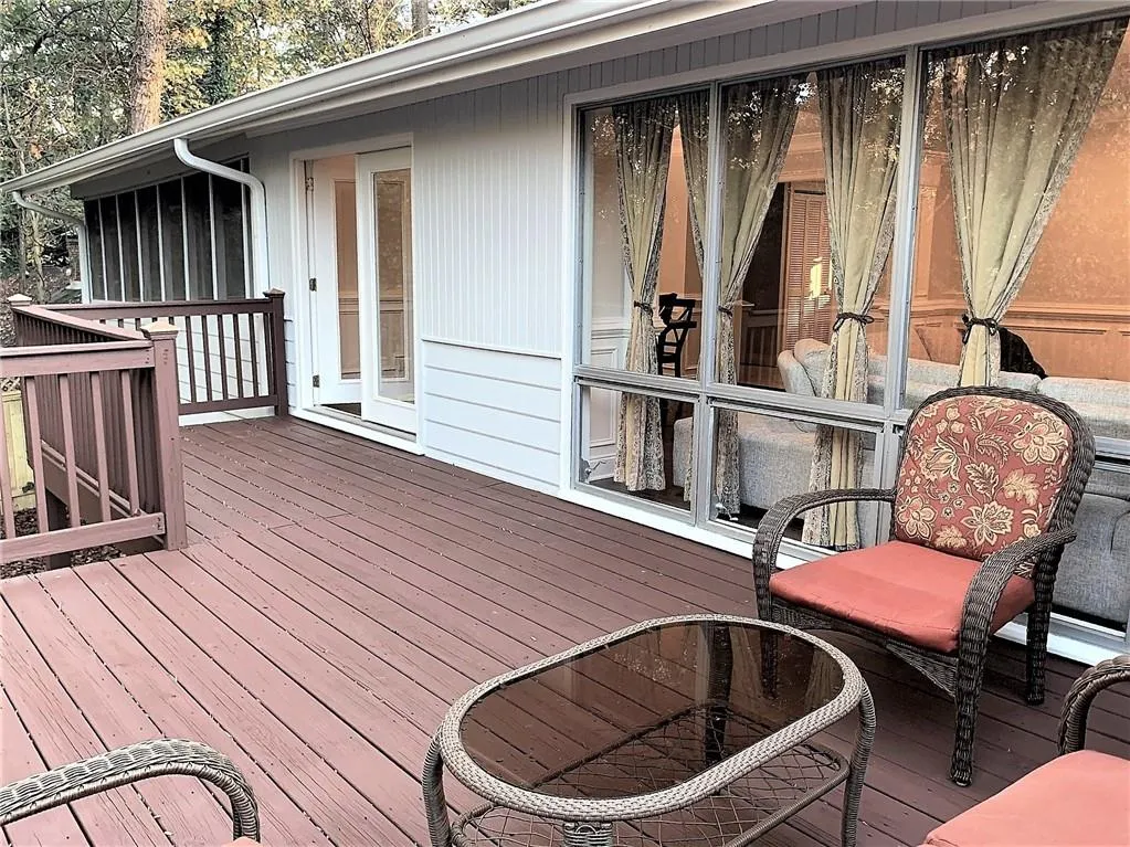 220 Forest Hills Drive Ne, Sandy Springs, Georgia 30342, 3 Bedrooms Bedrooms, ,2 BathroomsBathrooms,Residential,Sold,220 Forest Hills Drive Ne,6901350