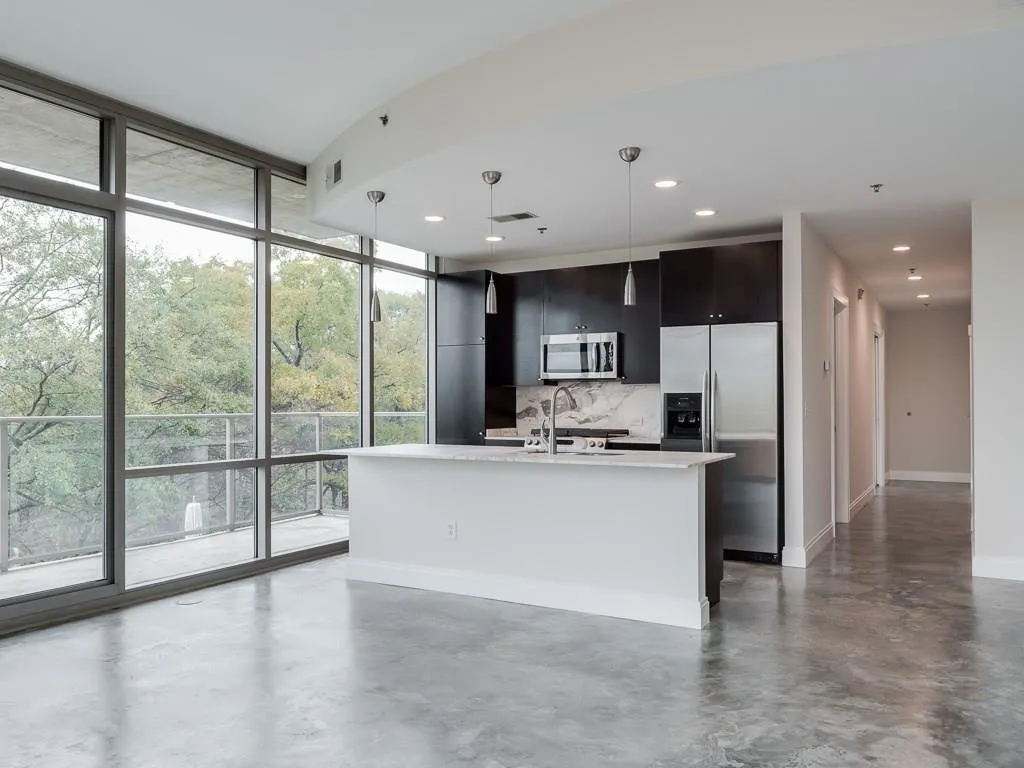 905 Juniper Street Ne Unit 516, Atlanta, Georgia 30309, 2 Bedrooms Bedrooms, ,2 BathroomsBathrooms,Residential,Sold,905 Juniper Street Ne Unit 516,5766413