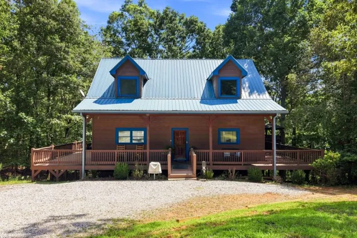 Luxurious Mountain Cabin Retreat With Incredible Investment Potential In The North Georgia Mountains!