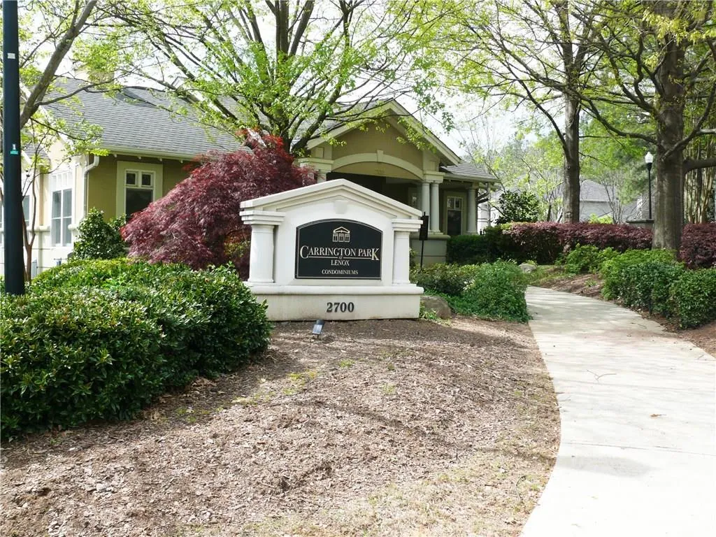 2700 Pine Tree Road Ne Unit 2011, Atlanta, Georgia 30324, 2 Bedrooms Bedrooms, ,2 BathroomsBathrooms,Residential,Sold,2700 Pine Tree Road Ne Unit 2011,6030283