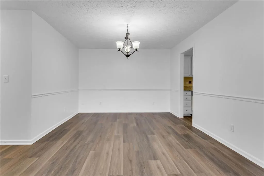 6851 Roswell Road Unit A21, Sandy Springs, Georgia 30328, 2 Bedrooms Bedrooms, ,2 BathroomsBathrooms,Residential,Sold,6851 Roswell Road Unit A21,7178233