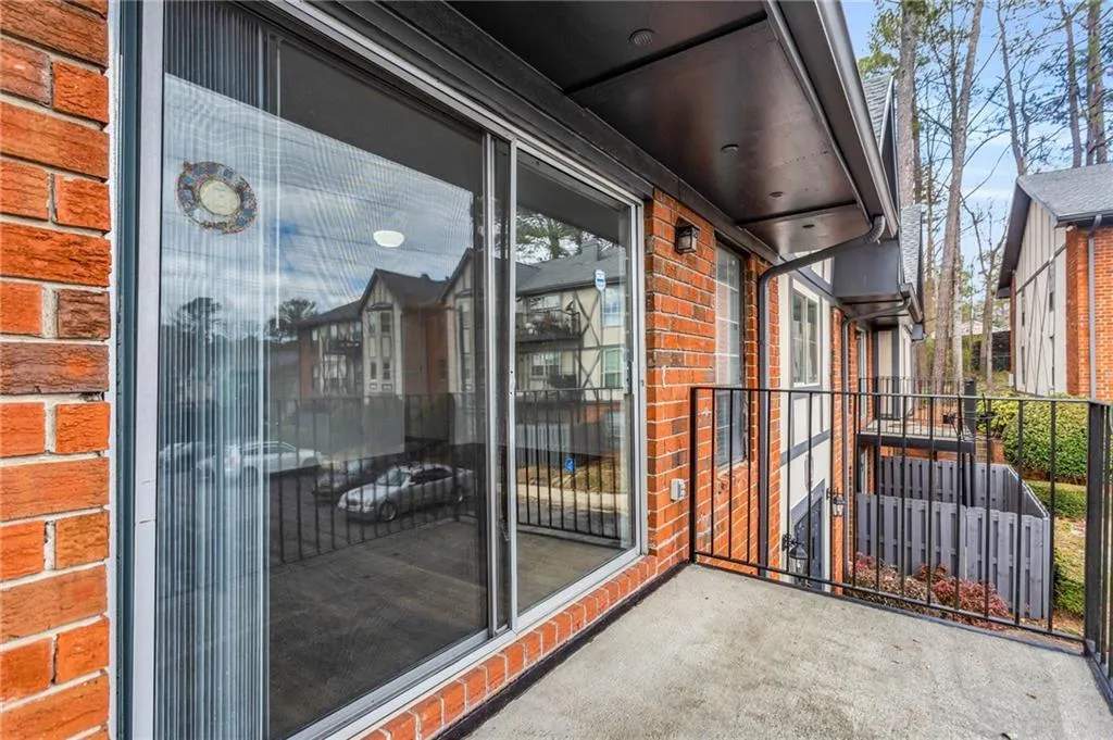 6851 Roswell Road Unit A21, Sandy Springs, Georgia 30328, 2 Bedrooms Bedrooms, ,2 BathroomsBathrooms,Residential,Sold,6851 Roswell Road Unit A21,7178233