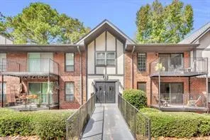 6851 Roswell Road Unit A21, Sandy Springs, Georgia 30328, 2 Bedrooms Bedrooms, ,2 BathroomsBathrooms,Residential,Sold,6851 Roswell Road Unit A21,7178233