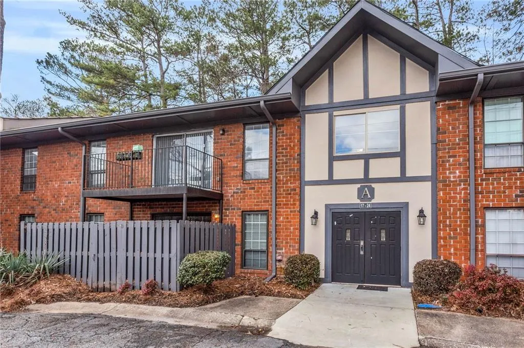 6851 Roswell Road Unit A21, Sandy Springs, Georgia 30328, 2 Bedrooms Bedrooms, ,2 BathroomsBathrooms,Residential,Sold,6851 Roswell Road Unit A21,7178233