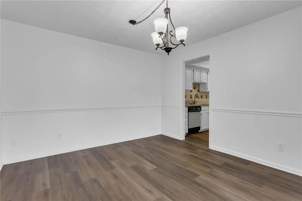 6851 Roswell Road Unit A21, Sandy Springs, Georgia 30328, 2 Bedrooms Bedrooms, ,2 BathroomsBathrooms,Residential,Sold,6851 Roswell Road Unit A21,7178233