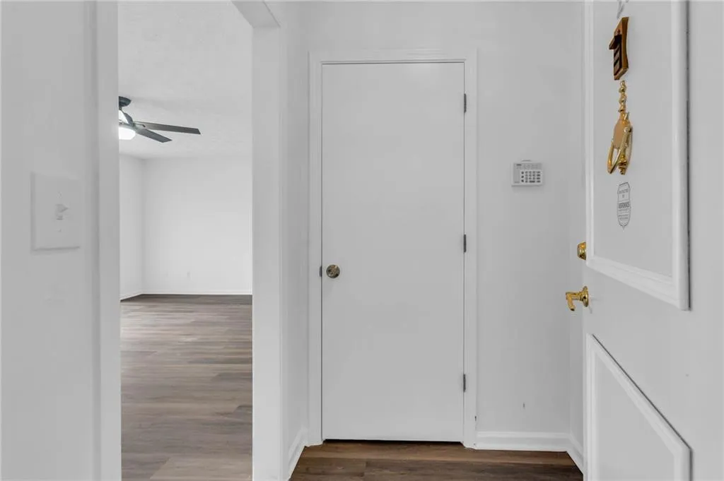 6851 Roswell Road Unit A21, Sandy Springs, Georgia 30328, 2 Bedrooms Bedrooms, ,2 BathroomsBathrooms,Residential,Sold,6851 Roswell Road Unit A21,7178233