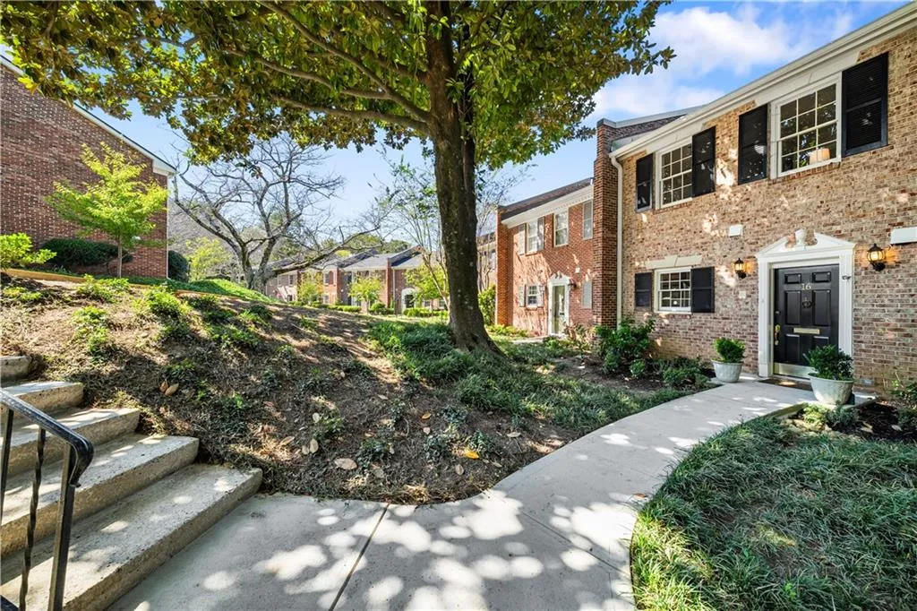 3050 Margaret Mitchell Drive Unit 16, Atlanta, Georgia 30327, 3 Bedrooms Bedrooms, ,3 BathroomsBathrooms,Residential,For Sale,3050 Margaret Mitchell Drive Unit 16,7656003