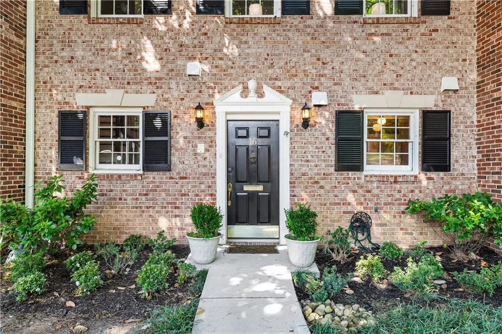 3050 Margaret Mitchell Drive Unit 16, Atlanta, Georgia 30327, 3 Bedrooms Bedrooms, ,3 BathroomsBathrooms,Residential,For Sale,3050 Margaret Mitchell Drive Unit 16,7656003