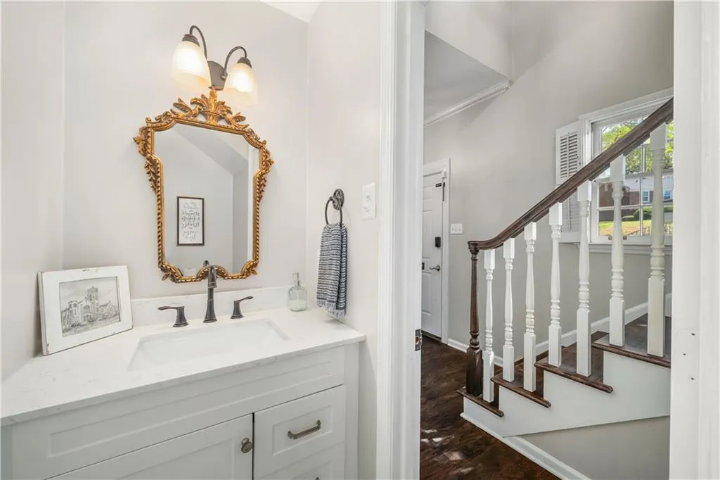 3050 Margaret Mitchell Drive Unit 16, Atlanta, Georgia 30327, 3 Bedrooms Bedrooms, ,3 BathroomsBathrooms,Residential,For Sale,3050 Margaret Mitchell Drive Unit 16,7656003