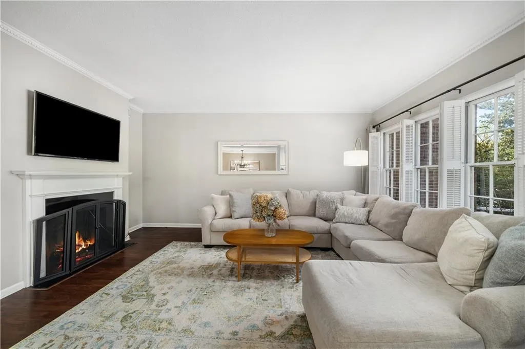 3050 Margaret Mitchell Drive Unit 16, Atlanta, Georgia 30327, 3 Bedrooms Bedrooms, ,3 BathroomsBathrooms,Residential,For Sale,3050 Margaret Mitchell Drive Unit 16,7656003