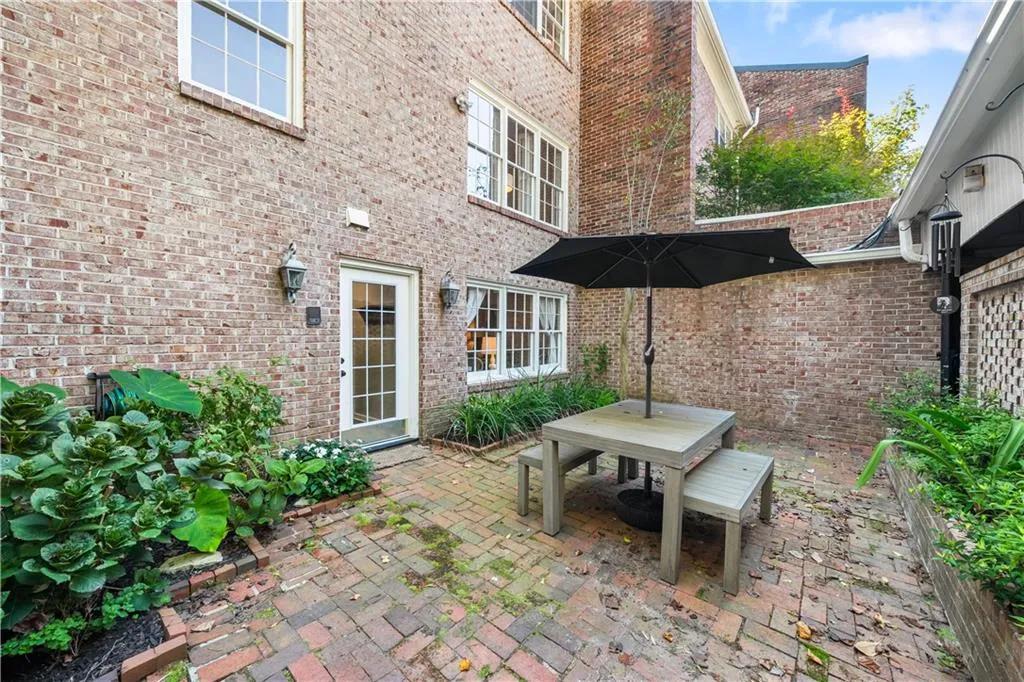 3050 Margaret Mitchell Drive Unit 16, Atlanta, Georgia 30327, 3 Bedrooms Bedrooms, ,3 BathroomsBathrooms,Residential,For Sale,3050 Margaret Mitchell Drive Unit 16,7656003