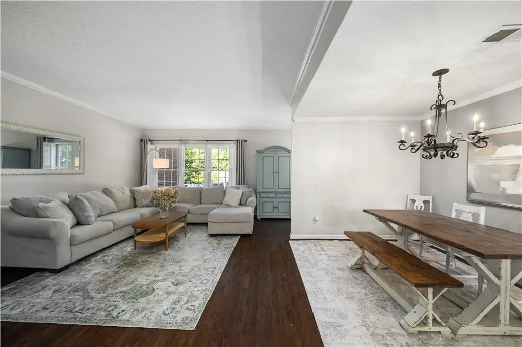 3050 Margaret Mitchell Drive Unit 16, Atlanta, Georgia 30327, 3 Bedrooms Bedrooms, ,3 BathroomsBathrooms,Residential,For Sale,3050 Margaret Mitchell Drive Unit 16,7656003
