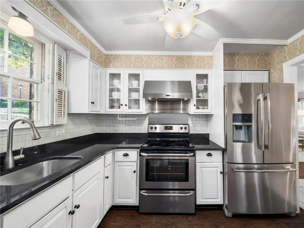 3050 Margaret Mitchell Drive Unit 16, Atlanta, Georgia 30327, 3 Bedrooms Bedrooms, ,3 BathroomsBathrooms,Residential,For Sale,3050 Margaret Mitchell Drive Unit 16,7656003