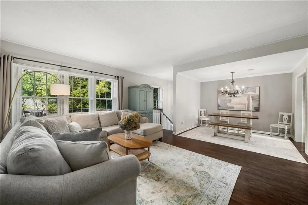 3050 Margaret Mitchell Drive Unit 16, Atlanta, Georgia 30327, 3 Bedrooms Bedrooms, ,3 BathroomsBathrooms,Residential,For Sale,3050 Margaret Mitchell Drive Unit 16,7656003