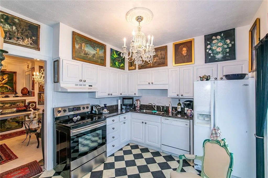 5525 Chemin De Vie, Sandy Springs, Georgia 30342, 2 Bedrooms Bedrooms, ,2 BathroomsBathrooms,Residential,Sold,5525 Chemin De Vie,7011505