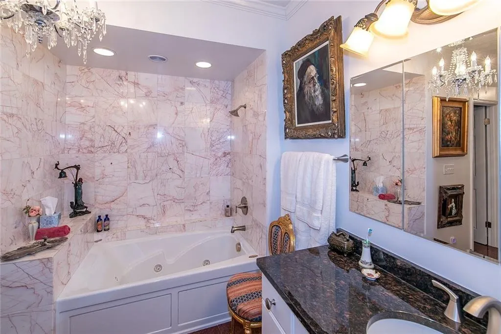 5525 Chemin De Vie, Sandy Springs, Georgia 30342, 2 Bedrooms Bedrooms, ,2 BathroomsBathrooms,Residential,Sold,5525 Chemin De Vie,7011505