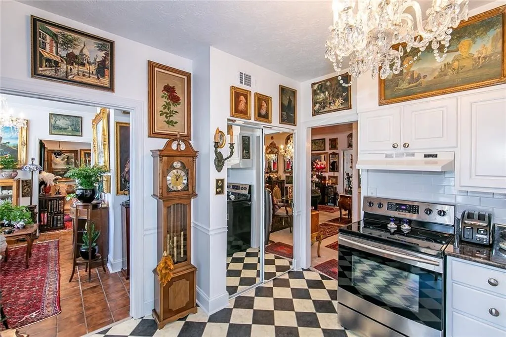 5525 Chemin De Vie, Sandy Springs, Georgia 30342, 2 Bedrooms Bedrooms, ,2 BathroomsBathrooms,Residential,Sold,5525 Chemin De Vie,7011505