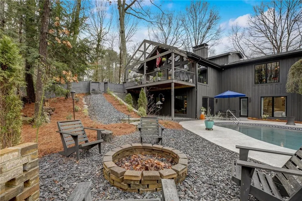 9480 Huntcliff Trace, Sandy Springs, Georgia 30350, 6 Bedrooms Bedrooms, ,4 BathroomsBathrooms,Residential,Sold,9480 Huntcliff Trace,7349493