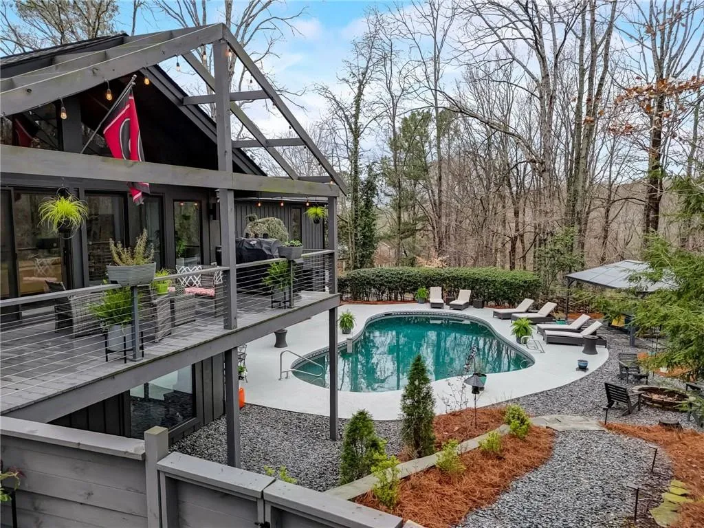9480 Huntcliff Trace, Sandy Springs, Georgia 30350, 6 Bedrooms Bedrooms, ,4 BathroomsBathrooms,Residential,Sold,9480 Huntcliff Trace,7349493