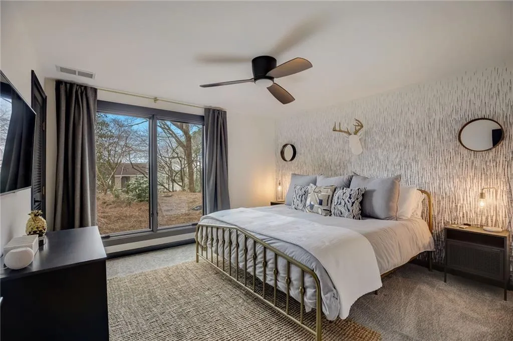 9480 Huntcliff Trace, Sandy Springs, Georgia 30350, 6 Bedrooms Bedrooms, ,4 BathroomsBathrooms,Residential,Sold,9480 Huntcliff Trace,7349493