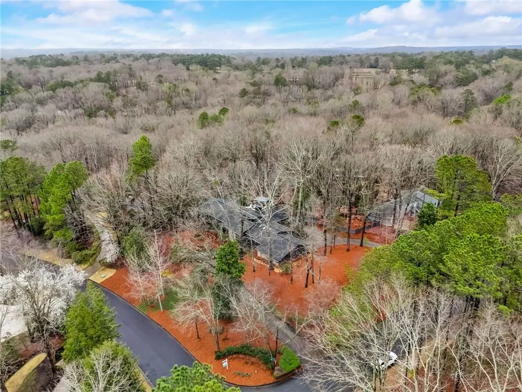 9480 Huntcliff Trace, Sandy Springs, Georgia 30350, 6 Bedrooms Bedrooms, ,4 BathroomsBathrooms,Residential,Sold,9480 Huntcliff Trace,7349493