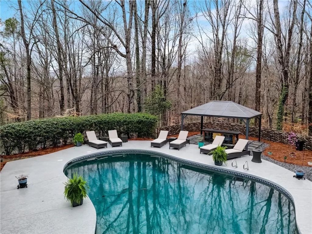 9480 Huntcliff Trace, Sandy Springs, Georgia 30350, 6 Bedrooms Bedrooms, ,4 BathroomsBathrooms,Residential,Sold,9480 Huntcliff Trace,7349493