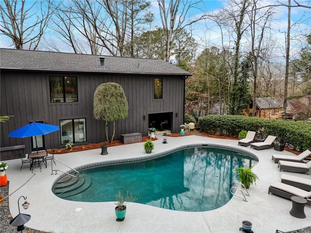 9480 Huntcliff Trace, Sandy Springs, Georgia 30350, 6 Bedrooms Bedrooms, ,4 BathroomsBathrooms,Residential,Sold,9480 Huntcliff Trace,7349493