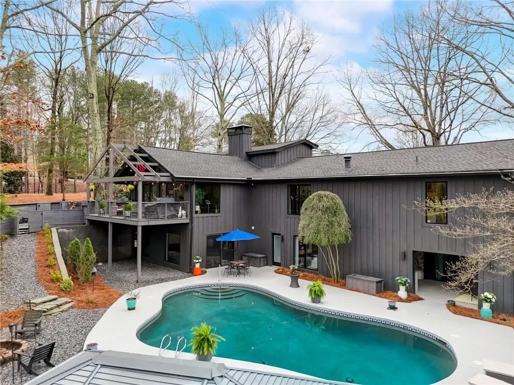 9480 Huntcliff Trace, Sandy Springs, Georgia 30350, 6 Bedrooms Bedrooms, ,4 BathroomsBathrooms,Residential,Sold,9480 Huntcliff Trace,7349493