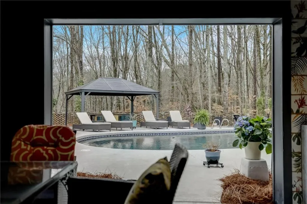 9480 Huntcliff Trace, Sandy Springs, Georgia 30350, 6 Bedrooms Bedrooms, ,4 BathroomsBathrooms,Residential,Sold,9480 Huntcliff Trace,7349493