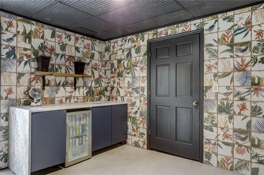 9480 Huntcliff Trace, Sandy Springs, Georgia 30350, 6 Bedrooms Bedrooms, ,4 BathroomsBathrooms,Residential,Sold,9480 Huntcliff Trace,7349493