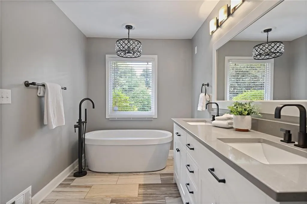 5860 Riverwood Drive, Atlanta, Georgia 30328, 5 Bedrooms Bedrooms, ,4 BathroomsBathrooms,Residential,For Sale,5860 Riverwood Drive,7648399 5860 Riverwood Drive, Atlanta, Georgia 30328, 5 Bedrooms Bedrooms, ,4 BathroomsBathrooms,Residential,For Sale,5860 Riverwood Drive,7648399