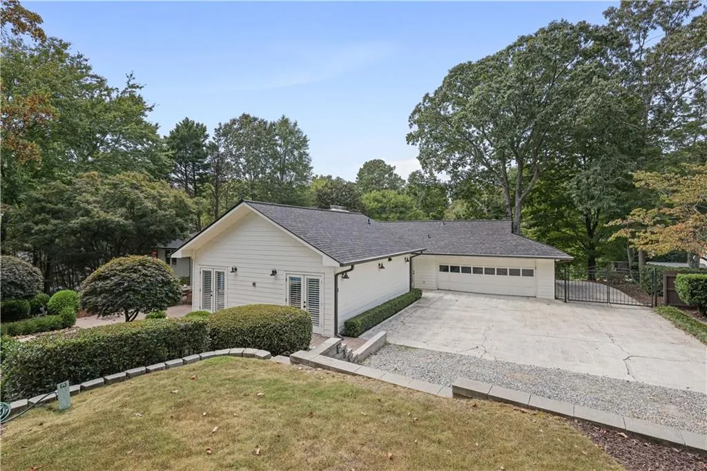 5860 Riverwood Drive, Atlanta, Georgia 30328, 5 Bedrooms Bedrooms, ,4 BathroomsBathrooms,Residential,For Sale,5860 Riverwood Drive,7648399 5860 Riverwood Drive, Atlanta, Georgia 30328, 5 Bedrooms Bedrooms, ,4 BathroomsBathrooms,Residential,For Sale,5860 Riverwood Drive,7648399