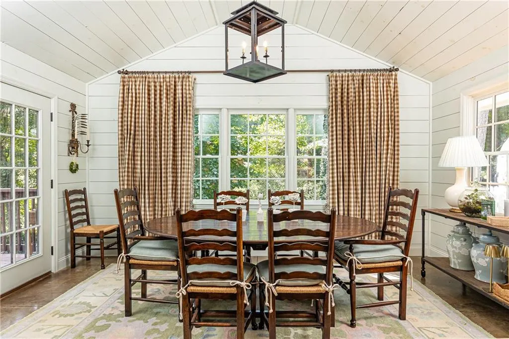 755 Northland Court, Atlanta, Georgia 30342, 5 Bedrooms Bedrooms, ,3 BathroomsBathrooms,Residential,Sold,755 Northland Court,7482217