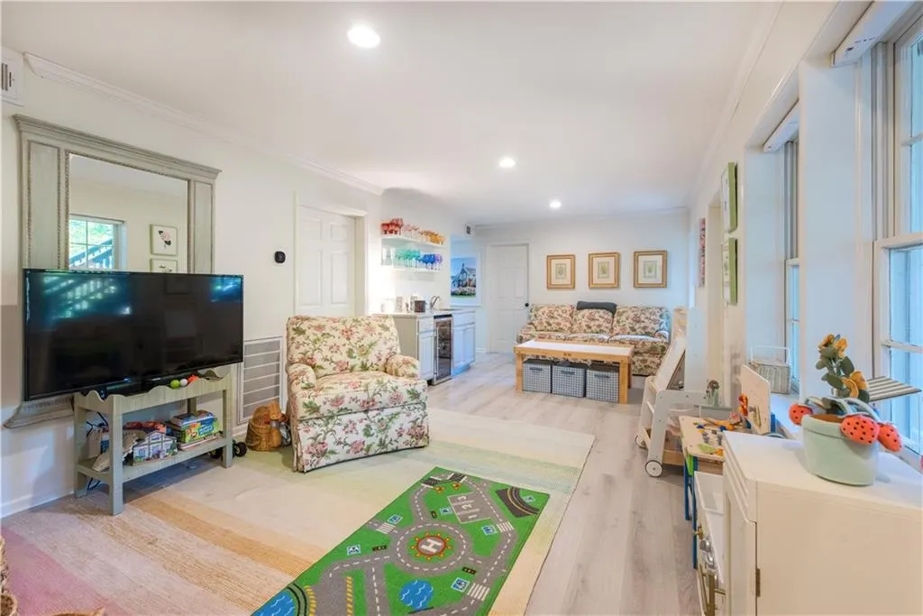 755 Northland Court, Atlanta, Georgia 30342, 5 Bedrooms Bedrooms, ,3 BathroomsBathrooms,Residential,Sold,755 Northland Court,7482217