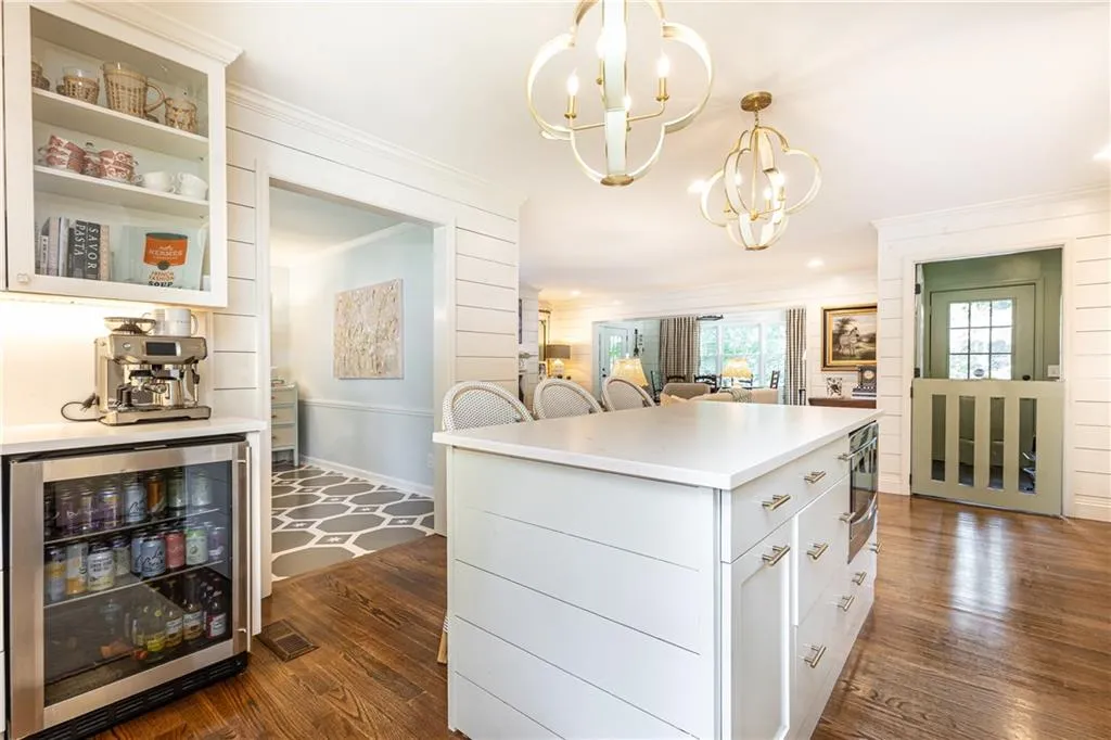 755 Northland Court, Atlanta, Georgia 30342, 5 Bedrooms Bedrooms, ,3 BathroomsBathrooms,Residential,Sold,755 Northland Court,7482217