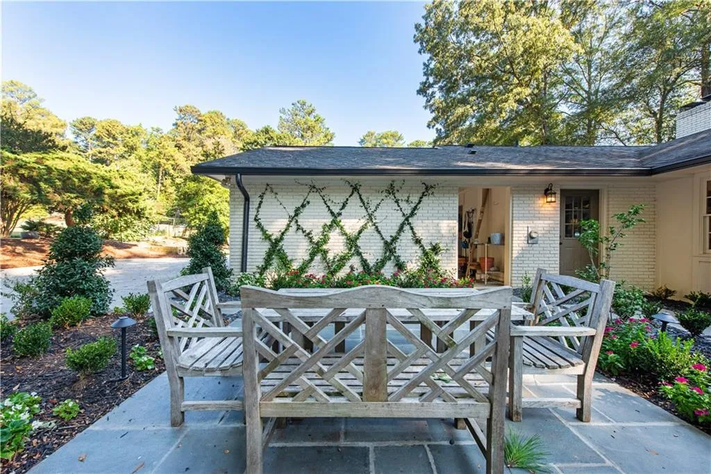 755 Northland Court, Atlanta, Georgia 30342, 5 Bedrooms Bedrooms, ,3 BathroomsBathrooms,Residential,Sold,755 Northland Court,7482217