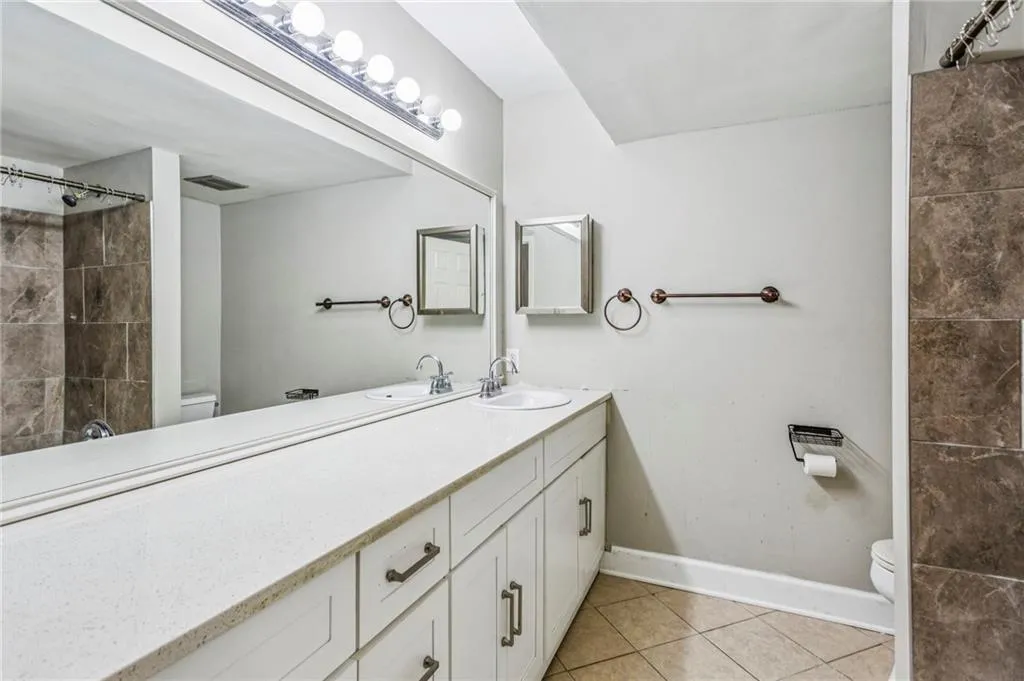 6851 Roswell Road Unit I11, Atlanta, Georgia 30328, 3 Bedrooms Bedrooms, ,2 BathroomsBathrooms,Residential,For Sale,6851 Roswell Road Unit I11,7696689