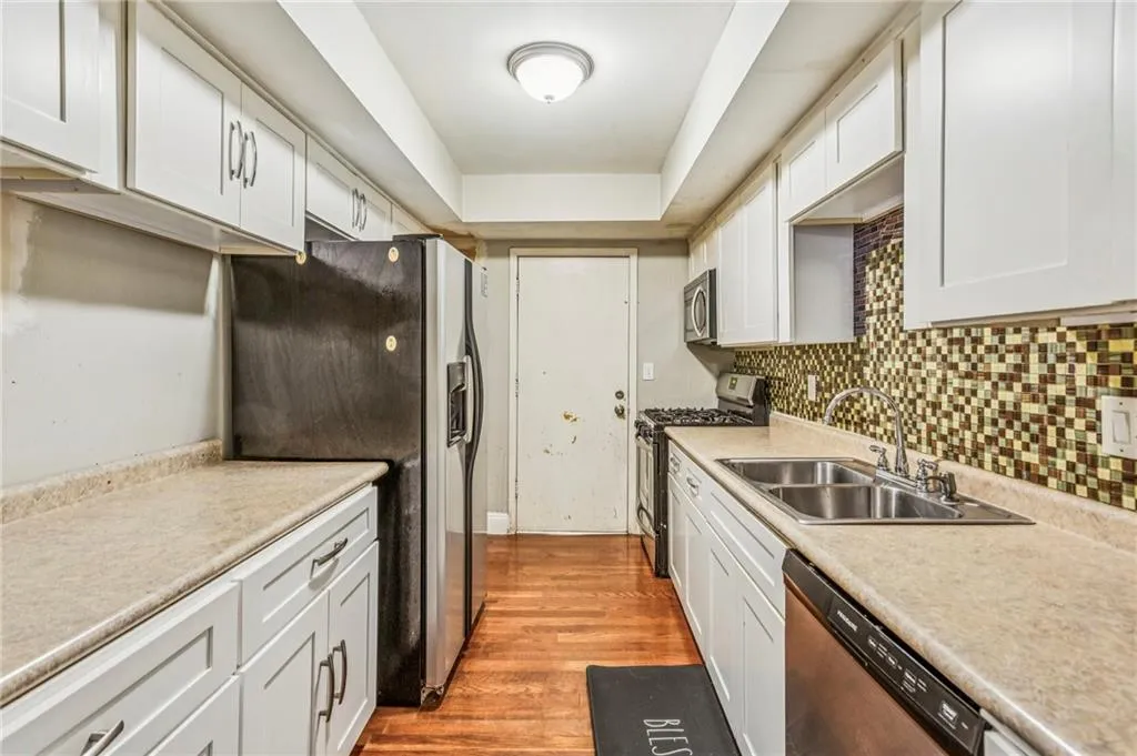 6851 Roswell Road Unit I11, Atlanta, Georgia 30328, 3 Bedrooms Bedrooms, ,2 BathroomsBathrooms,Residential,For Sale,6851 Roswell Road Unit I11,7696689