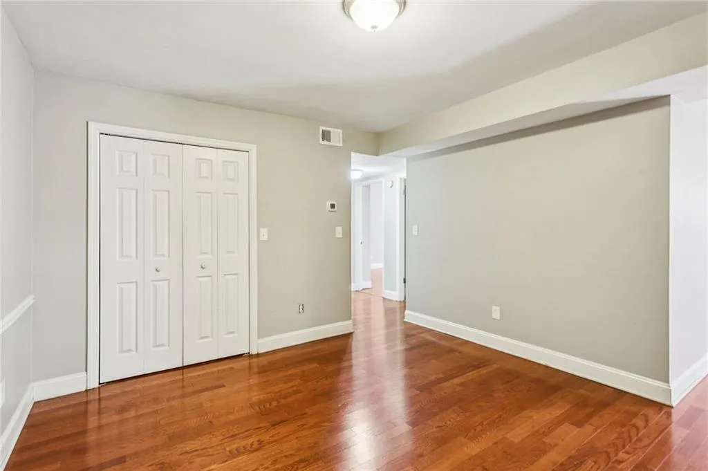 6851 Roswell Road Unit I11, Atlanta, Georgia 30328, 3 Bedrooms Bedrooms, ,2 BathroomsBathrooms,Residential,For Sale,6851 Roswell Road Unit I11,7696689