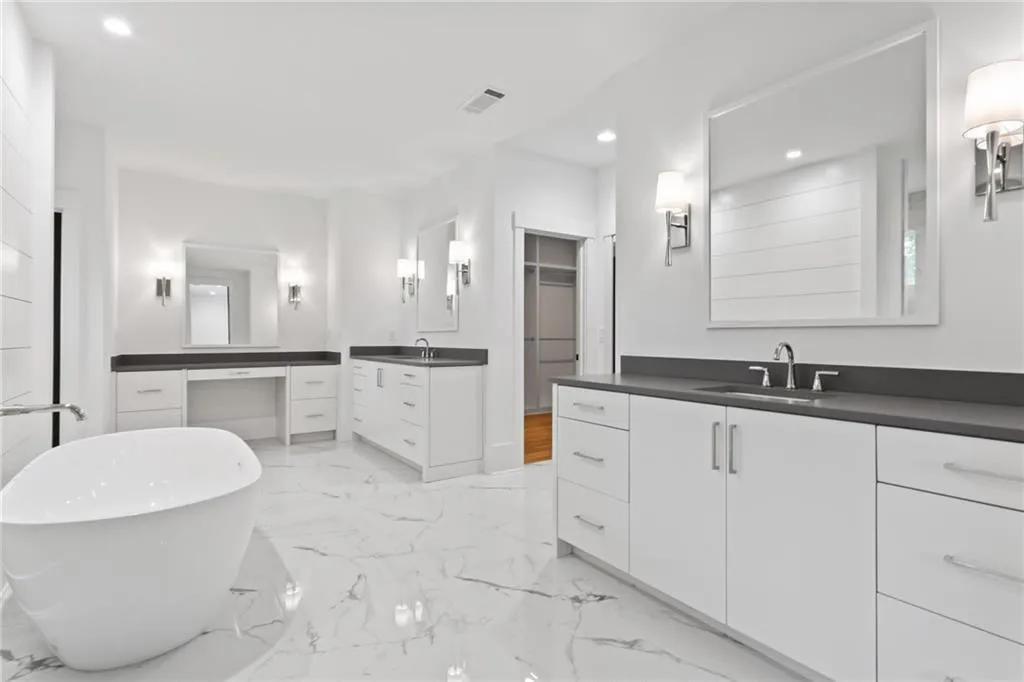 165 Underwood Drive, Atlanta, Georgia 30328, 6 Bedrooms Bedrooms, ,6 BathroomsBathrooms,Residential,Sold,165 Underwood Drive,7378451