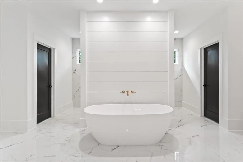 165 Underwood Drive, Atlanta, Georgia 30328, 6 Bedrooms Bedrooms, ,6 BathroomsBathrooms,Residential,Sold,165 Underwood Drive,7378451